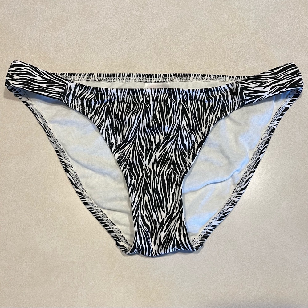 Xhilaration 🦓 Zebra Print Swim Bottom Small